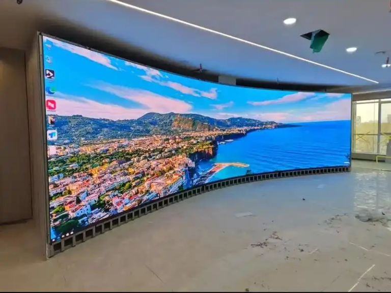 P2.5 Indoor Curved Full-Color LED Display